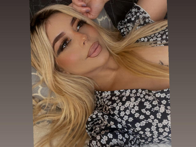 Zaramillery - Live porn &amp; sex cam - 17903166