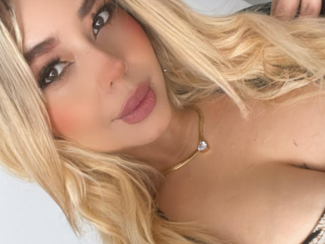 Zaramillery - Live porn &amp; sex cam - 17903174