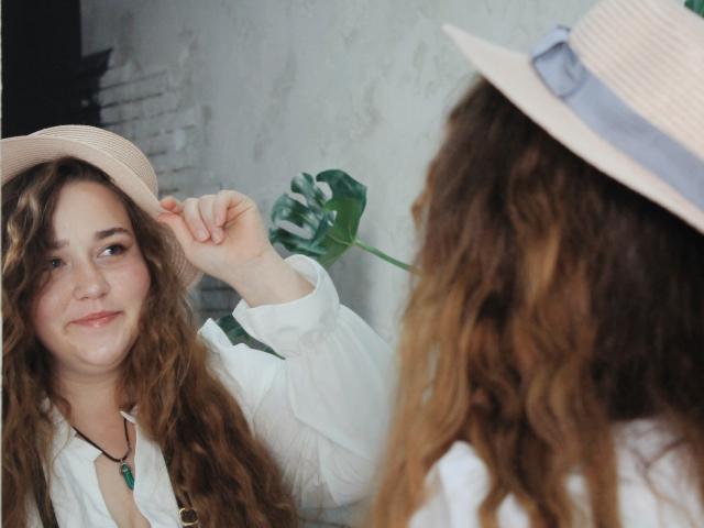 DaniellaGraceZZ - Live Sex Cam - 17907574