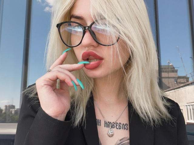 ElizabethKrei - Live sex cam - 17908106