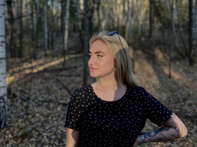 ElizabethKrei - Live sex cam - 17908138