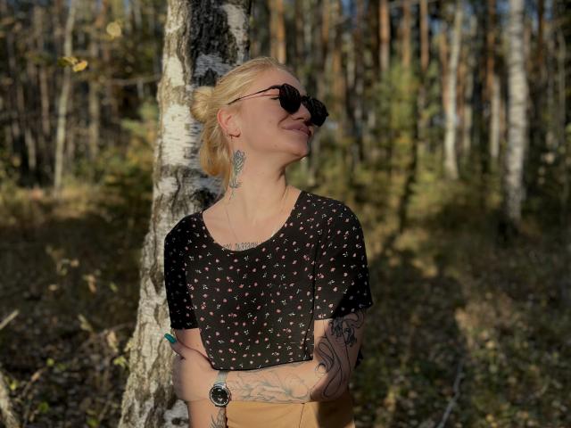 ElizabethKrei - Live sex cam - 17908158