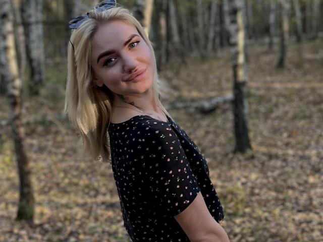 ElizabethKrei - Live sex cam - 17908166