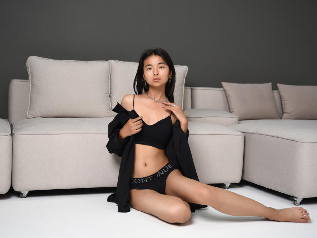 ShyKira - Live Sex Cam - 17921734