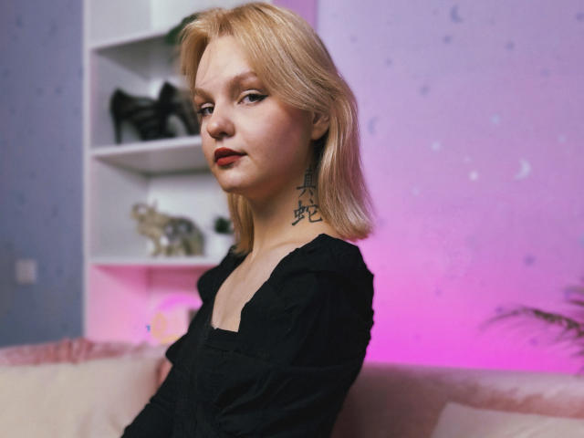 GraceCooL - Live sex cam - 17923714