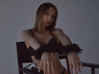 SoniaFugors - Live porn & sex cam - 17924758
