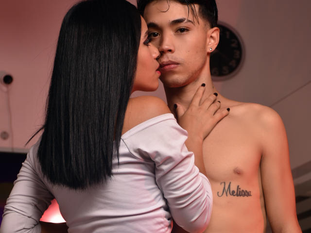 AllisonAndDareck - Live sexe cam - 17925098