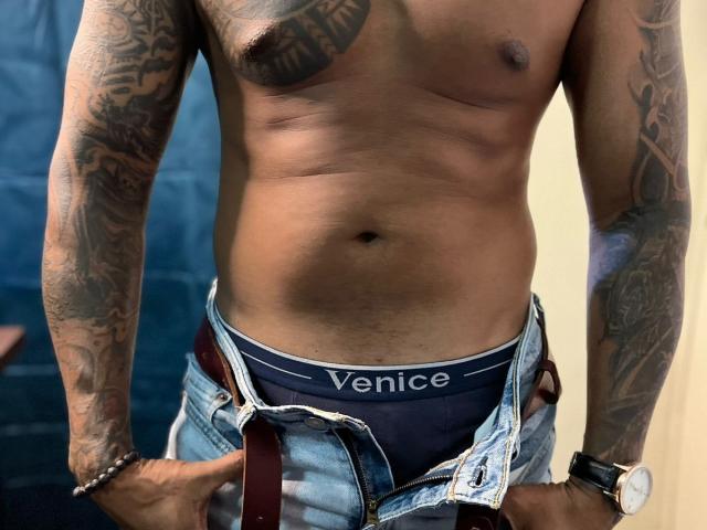 HornyRyan - Live sex cam - 17928294
