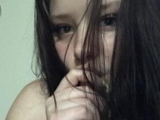 Dinami - Live sex cam - 17929918