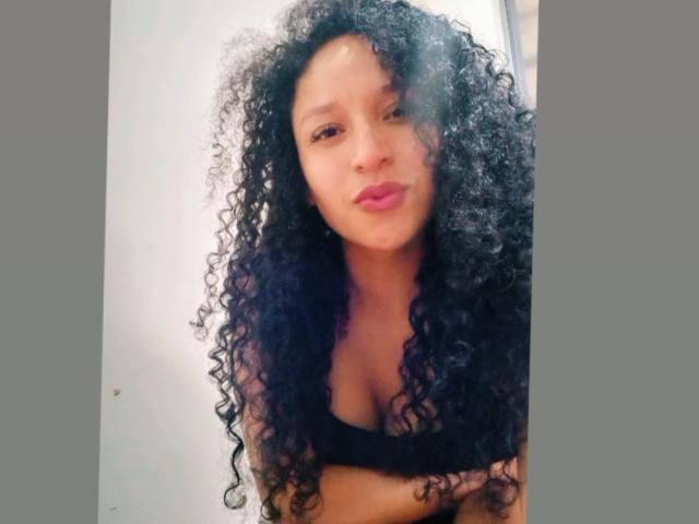 MelaniMouille - Sexe cam en vivo - 17931426