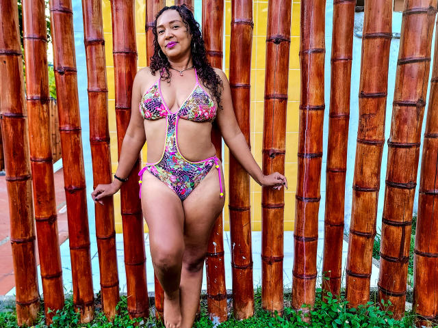 BetzabethMiller - Élő pornó és szexkamera - 17939106