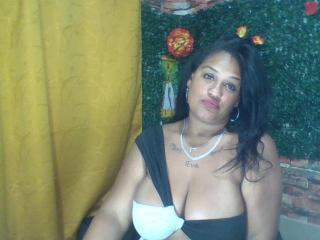 MichelleBrito - Live Sex Cam - 17957010