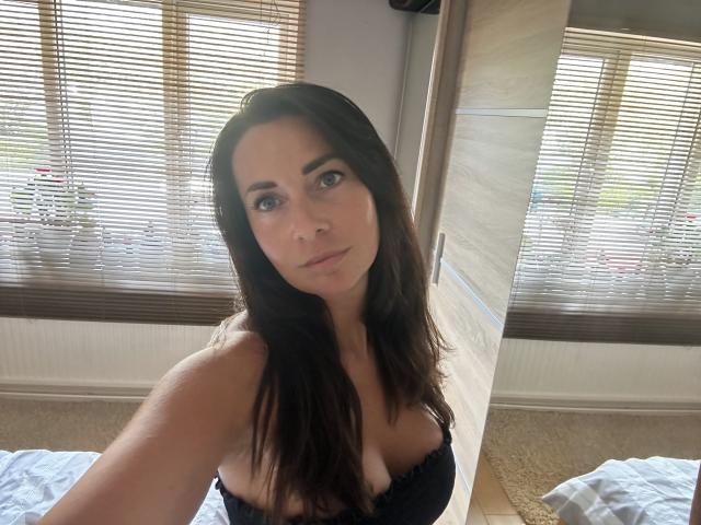 BiancaGlam - Live sex cam - 17960522