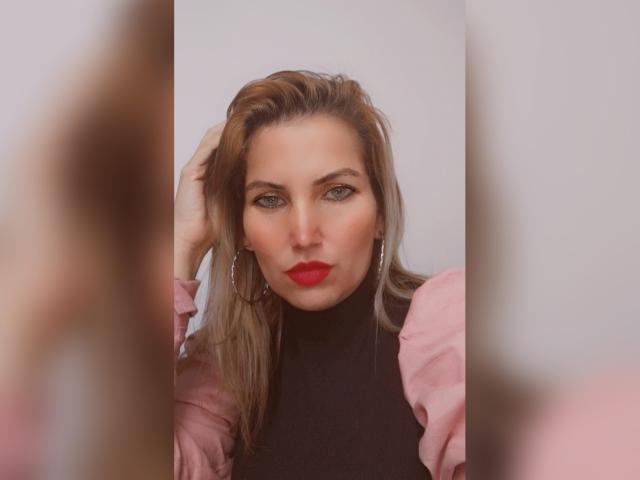 GiuliaAddams - Sexe cam en vivo - 17963478