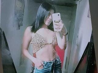 CharlotteWhiite - Live sex cam - 17965594