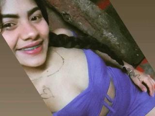 CharlotteWhiite - Live sex cam - 17965610