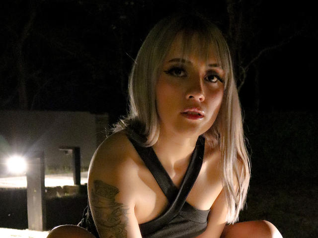 SabrinaCole - Live Sex Cam - 17965658