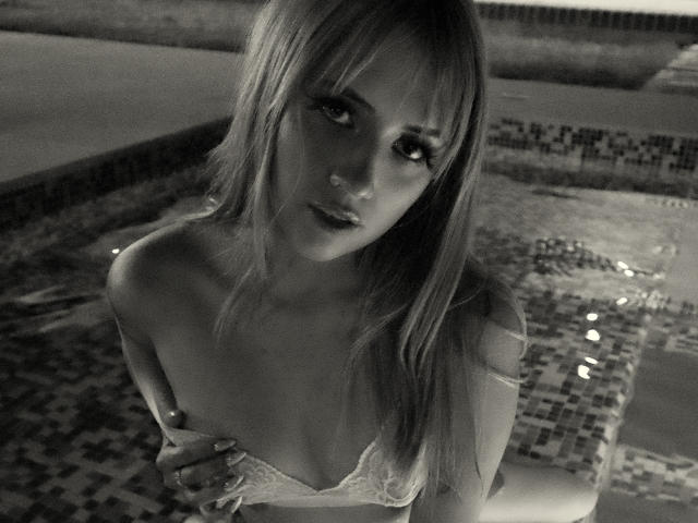 SabrinaCole - Live Sex Cam - 17965706