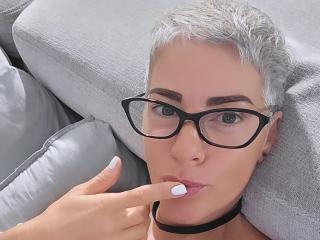 ElaChaude - Live porn & sex cam - 17966794