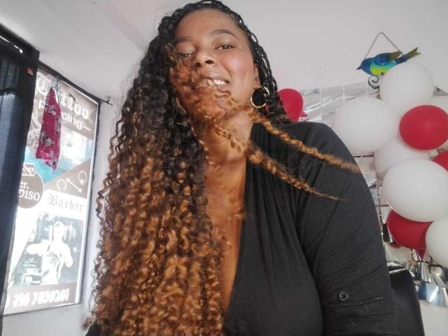 EmiraHot - 라이브 포르노 &amp; 섹스 캠 - 17968438