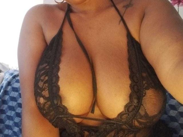 EmiraHot - Live sex cam - 17968454