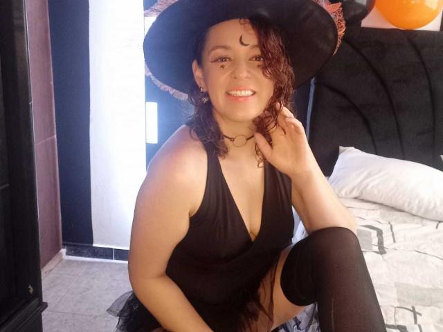 AmandaHotL - Live sex cam - 17969950