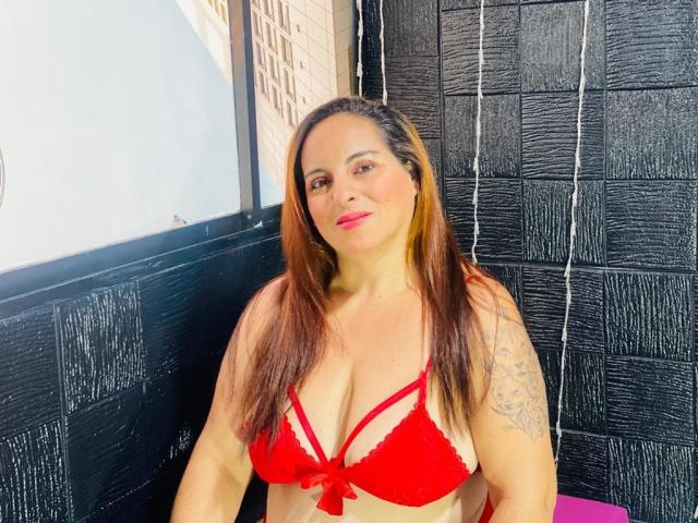 SaralinaFetish - Live Sex Cam - 17972018