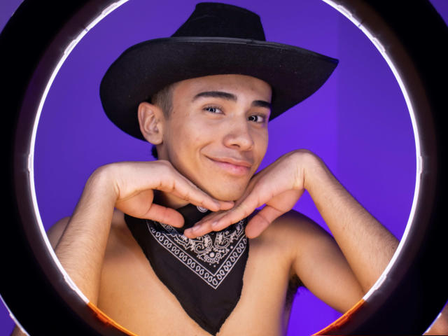 SantiagoRamos - Live Sex Cam - 17985366