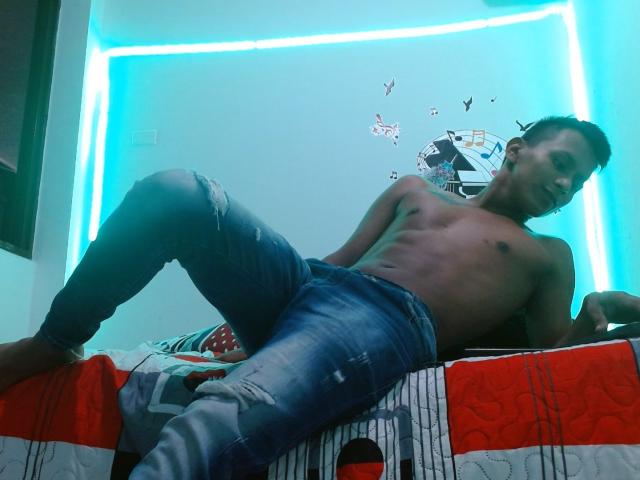 AlbertsBig - Sexe cam en vivo - 17988730