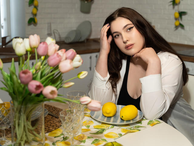 MelissaBonly - Live sex cam - 17991422