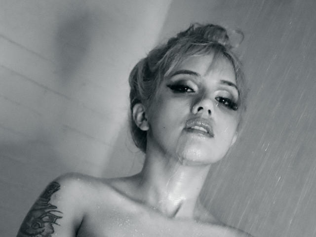 SabrinaCole - Live Sex Cam - 17994806