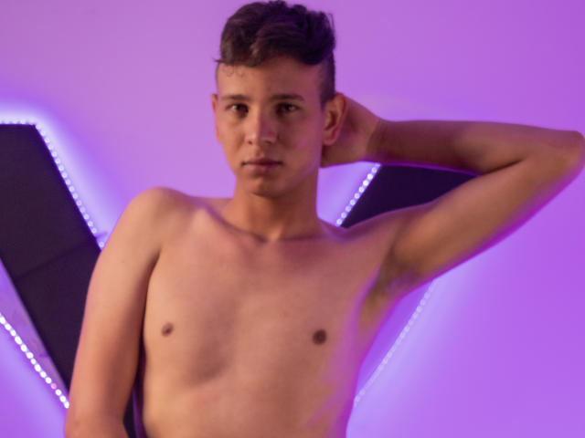 DanielMoncada - Sexe cam en vivo - 17995022