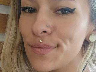 AmelieBlake - Live porn & sex cam - 17996166