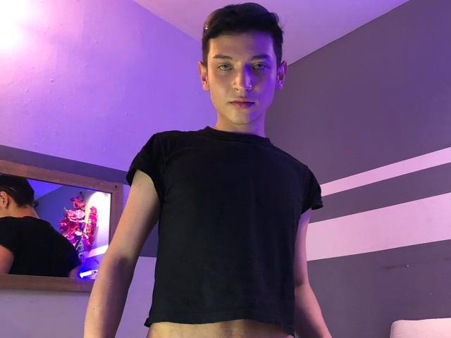 NoahJoness - Sexe cam en vivo - 18001010