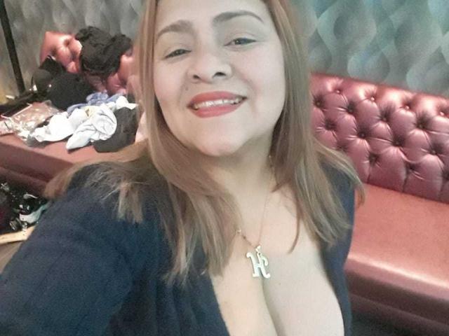 MonzeratBoyer - Live sex cam - 18007642