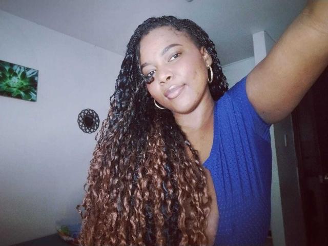 EmiraHot - Live porn &amp; sex cam - 18019910