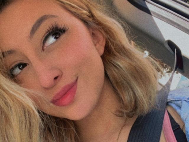 SabrinaMontana - Live sex cam - 18021370