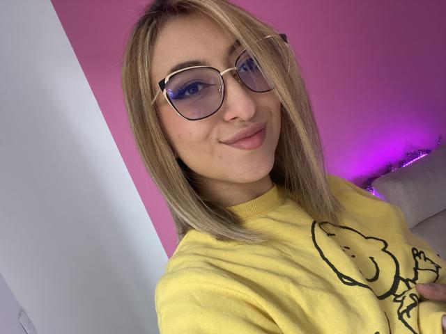SabrinaMontana - Live porn &amp; sex cam - 18021834