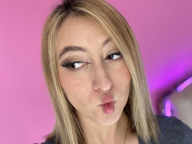 SabrinaMontana - Live porn &amp; sex cam - 18021842