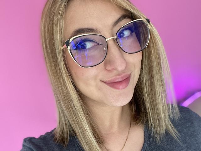 SabrinaMontana - Live sex cam - 18021846