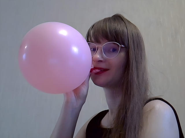 KiraGoldens - Porno na żywo i seks kamera - 18042102