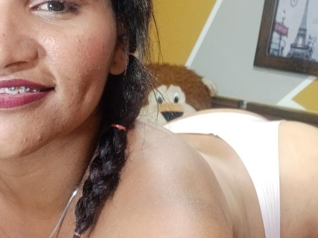 SalomeSexxy - Sexe cam en vivo - 18042358