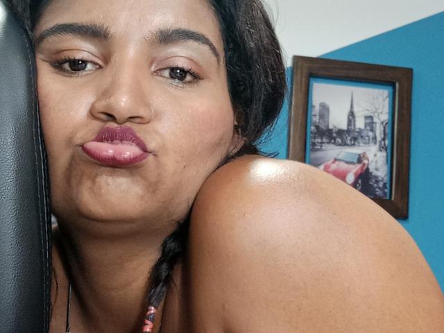 SalomeSexxy - Sexe cam en vivo - 18042402