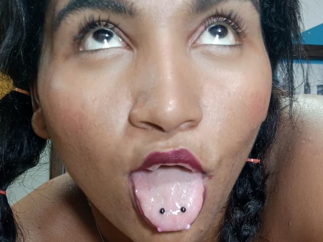 SalomeSexxy - Live sexe cam - 18042410