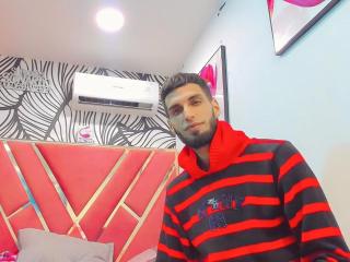 SkinnyBigCockX - Live sex cam - 18046462