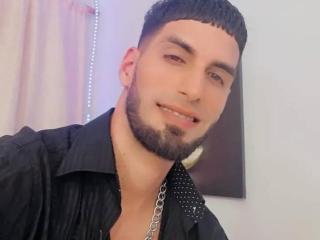 SkinnyBigCockX - Live sex cam - 18046470