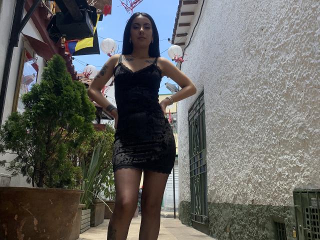 SarahLuna - Live sex cam - 18049238