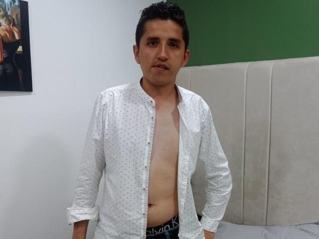 BrunoXHot - Live Sex Cam - 18052030