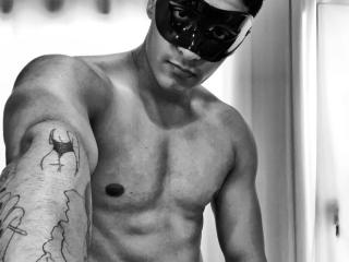 SrMassimo - Live sex cam - 18055790