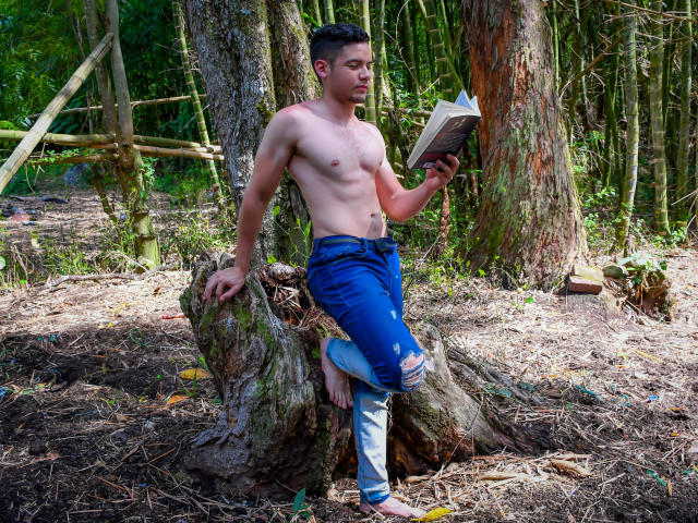 TeylorRivia - Live sex cam - 18057570